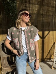 VESTE SANS MANCHES MATELASSEE INDIA KAKI BRODERIE VESTE SANS MANCHES MATELASSEE INDIA KAKI BRODERIE
