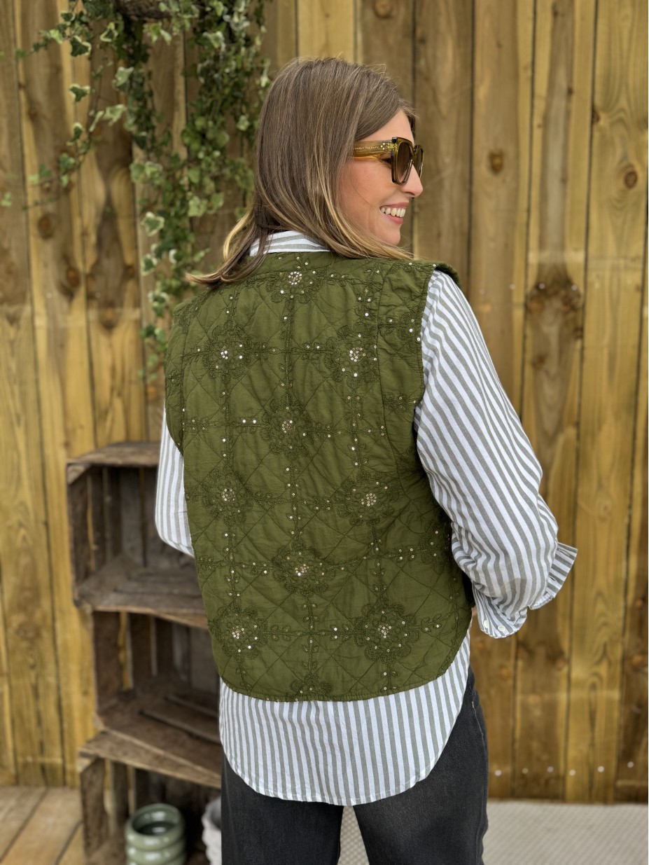 GILET MATELASSÉ SANS MANCHES IRIS VERT OLIVE AVEC SEQUINS GILET MATELASSÉ SANS MANCHES IRIS VERT OLIVE AVEC SEQUINS