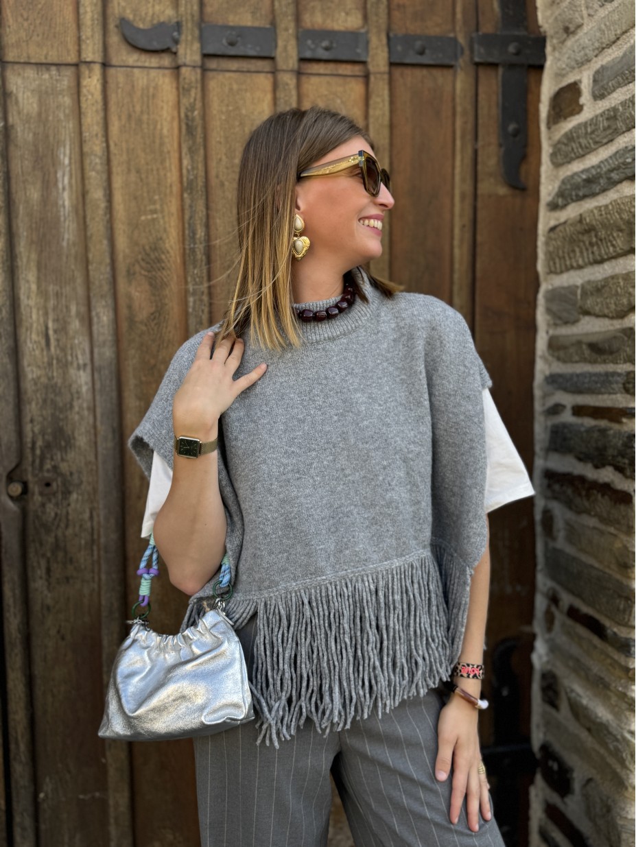 PONCHO JULES PONCHO JULES