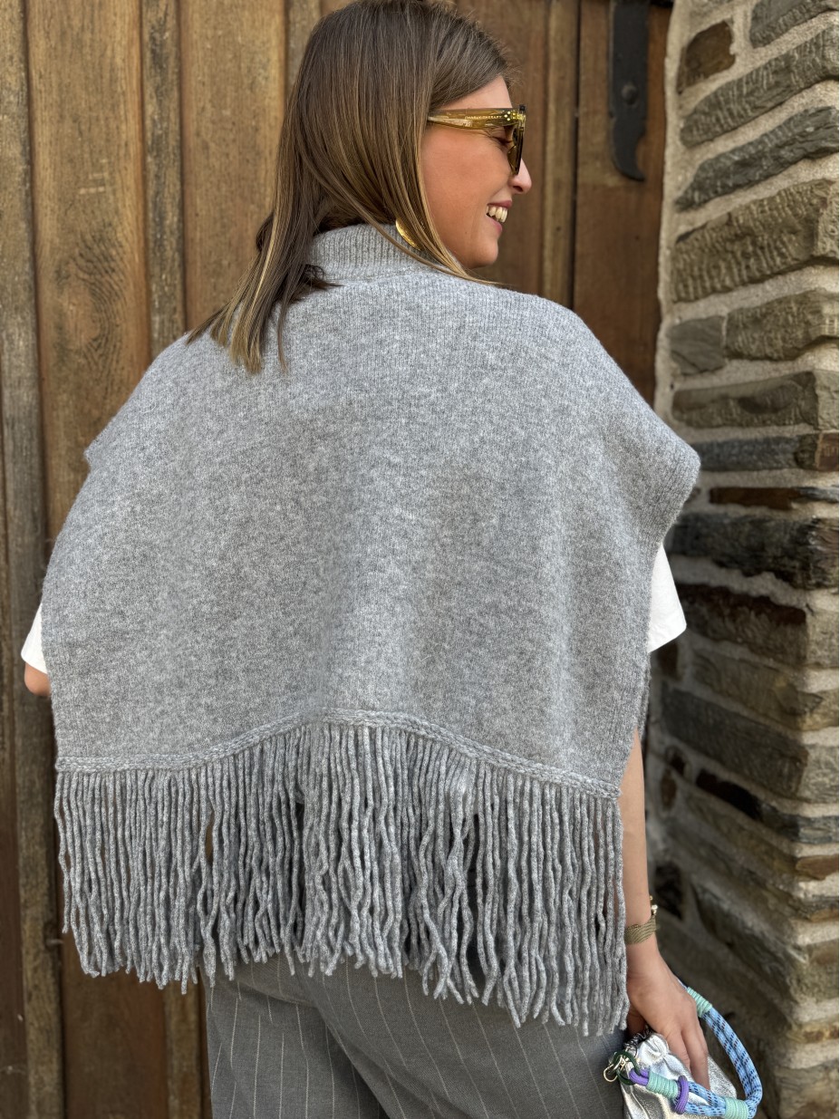 PONCHO JULES PONCHO JULES