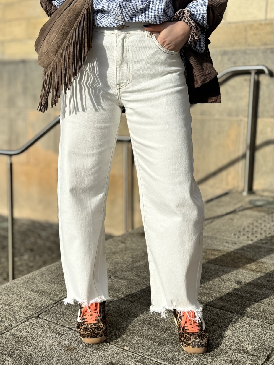 jeans noah blanc coupe barrel bas effilé