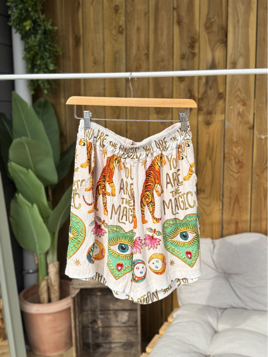 SHORT MAGIC